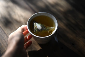 香りひろがる 月のよもぎ茶